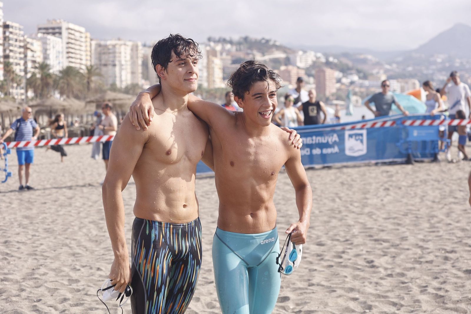La Travesía a Nado Memorial Tomás García Zamudio de Málaga, en imágenes