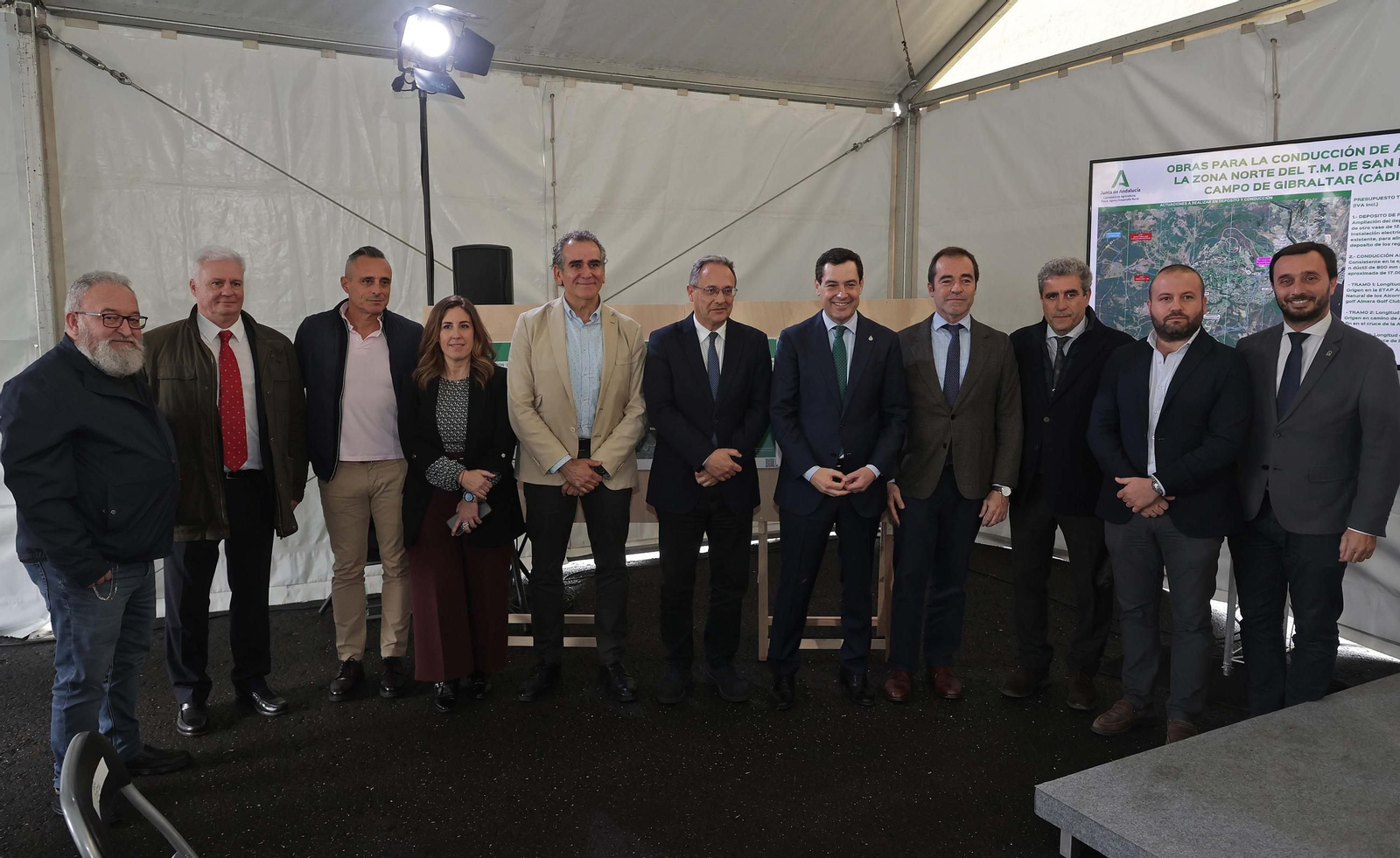 Juanma Moreno inaugura en Castellar la nueva tubería de agua para abastecer la zona norte de San Roque y el Valle del Guadiaro, en imágenes