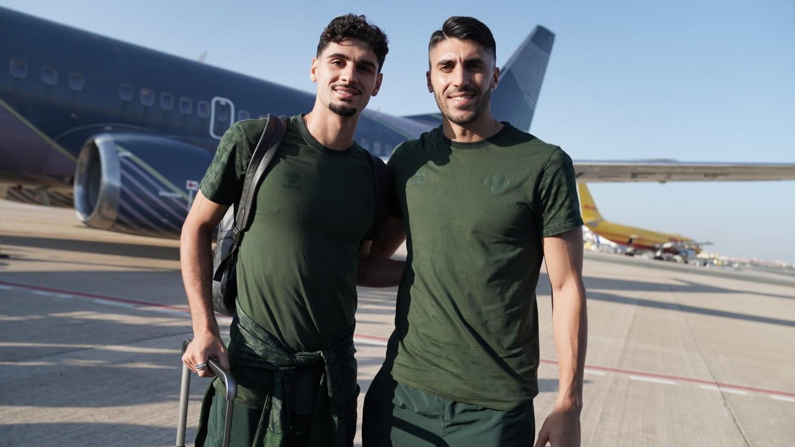 Johnny y Rui Silva, antes del viaje con el Betis a Eslovaquia.