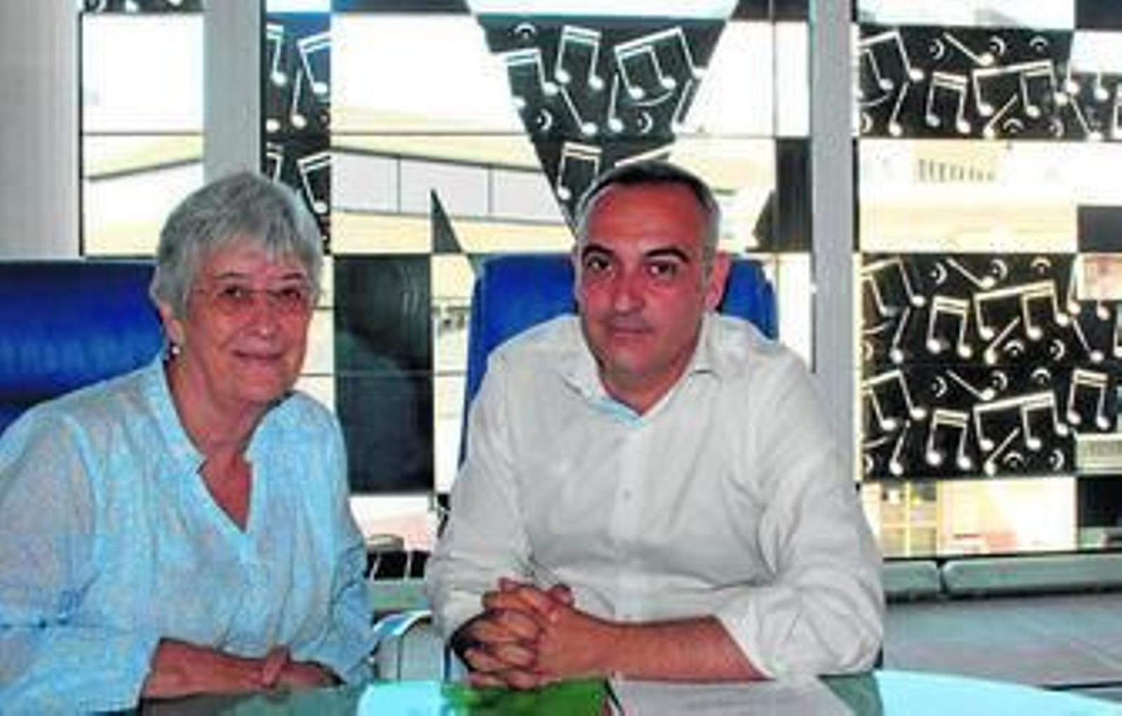 Alison Jackson y Deogracias Gómez firmaron un acuerdo de colaboración.