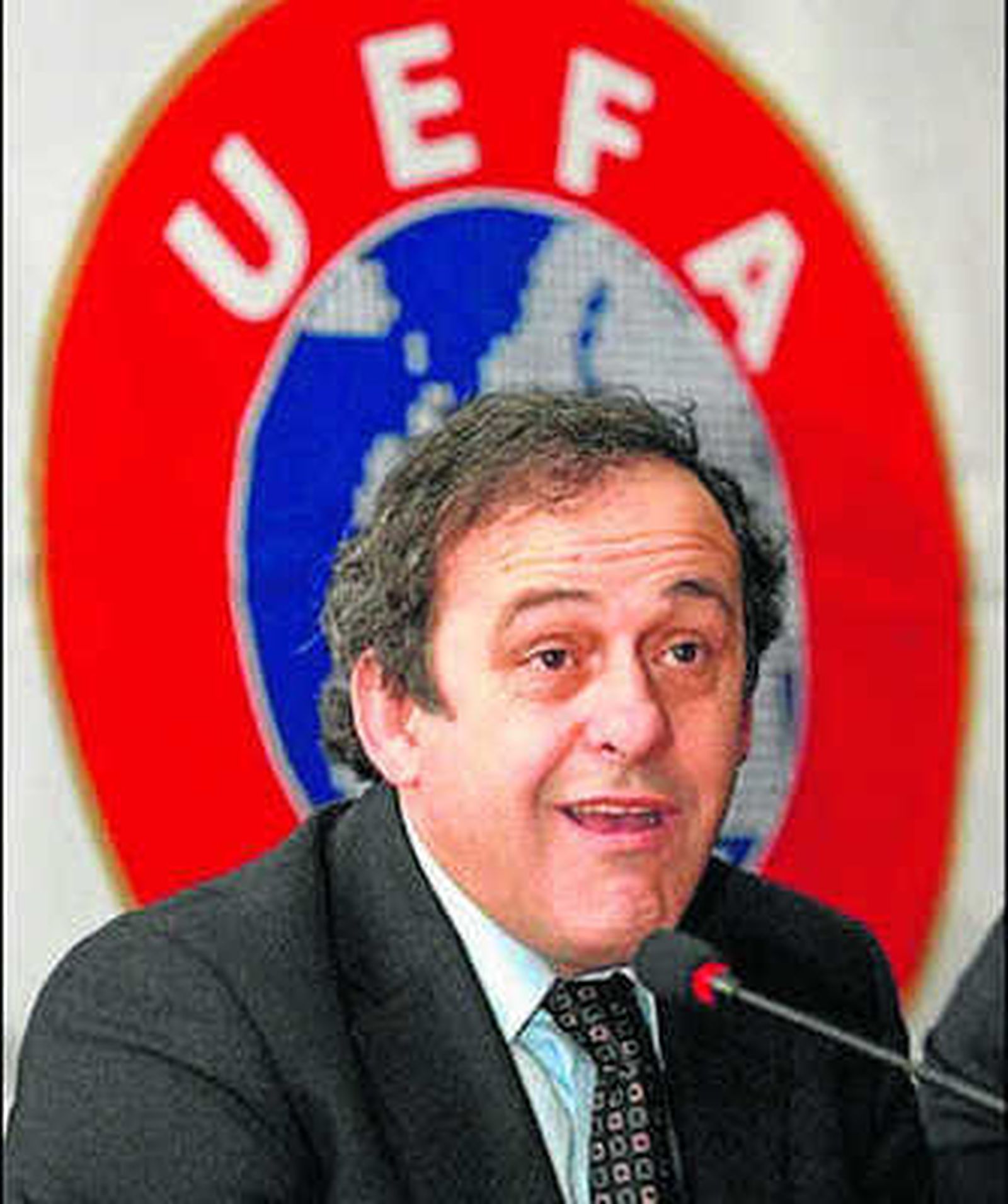 Platini durante un acto UEFA.