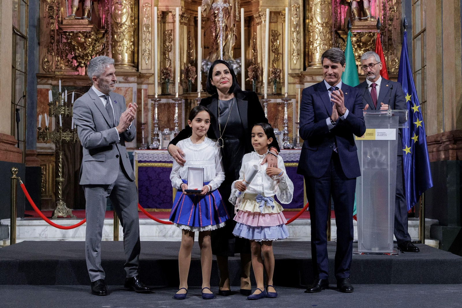 Las imágenes de la entrega de condecoraciones civiles en Cádiz.