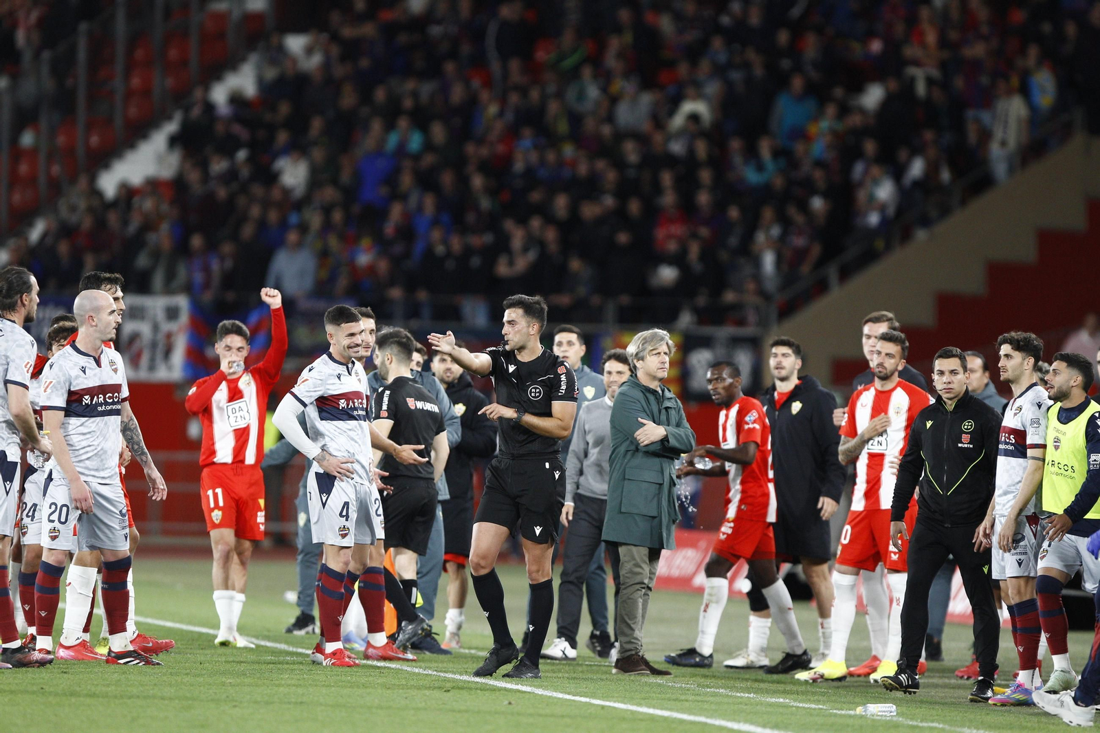 Las mejores imágenes del partido U.D. Almería-Levante U.D.