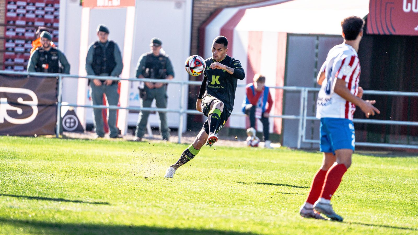 El brasileño Kaiky estuvo nefasto en el municipal de Barbastro