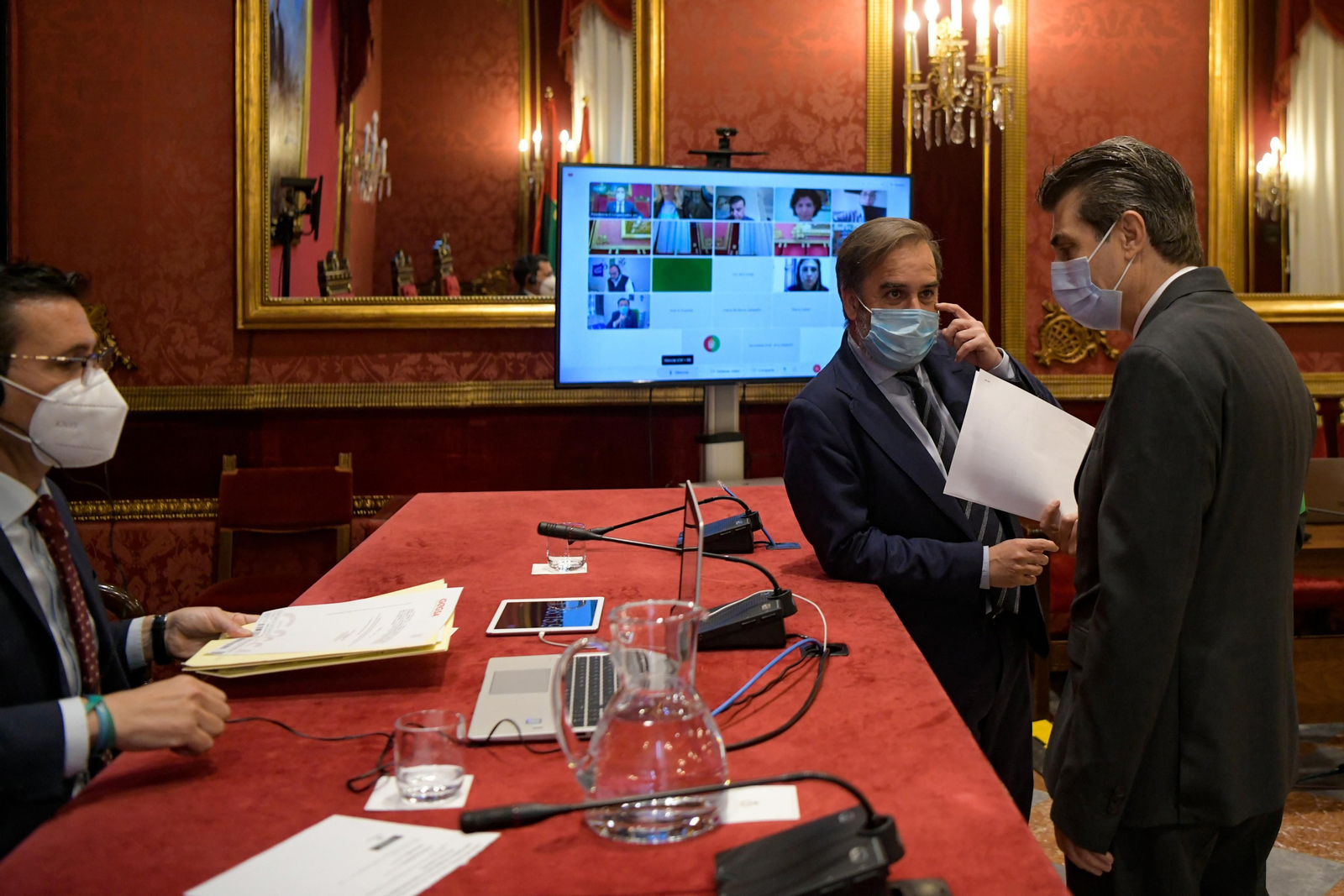 Pleno de Granada: guerra de Ucrania, falta de unidad por el 8M y abandono de PP y Vox