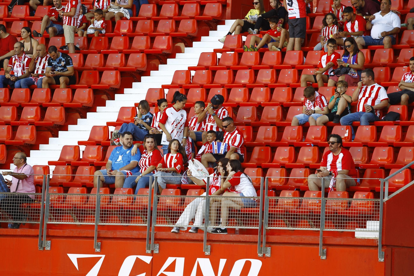 Búscate en el partido U.D. Almería-Real Burgos