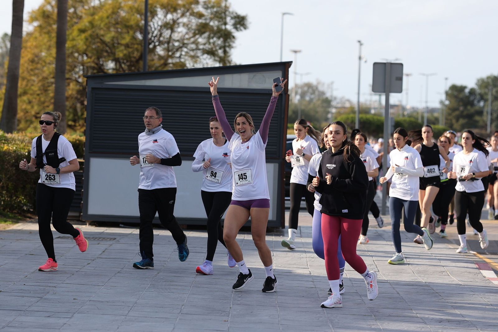 La Carrera Solidaria por el Día de la Mujer McArthurGlen, en fotos