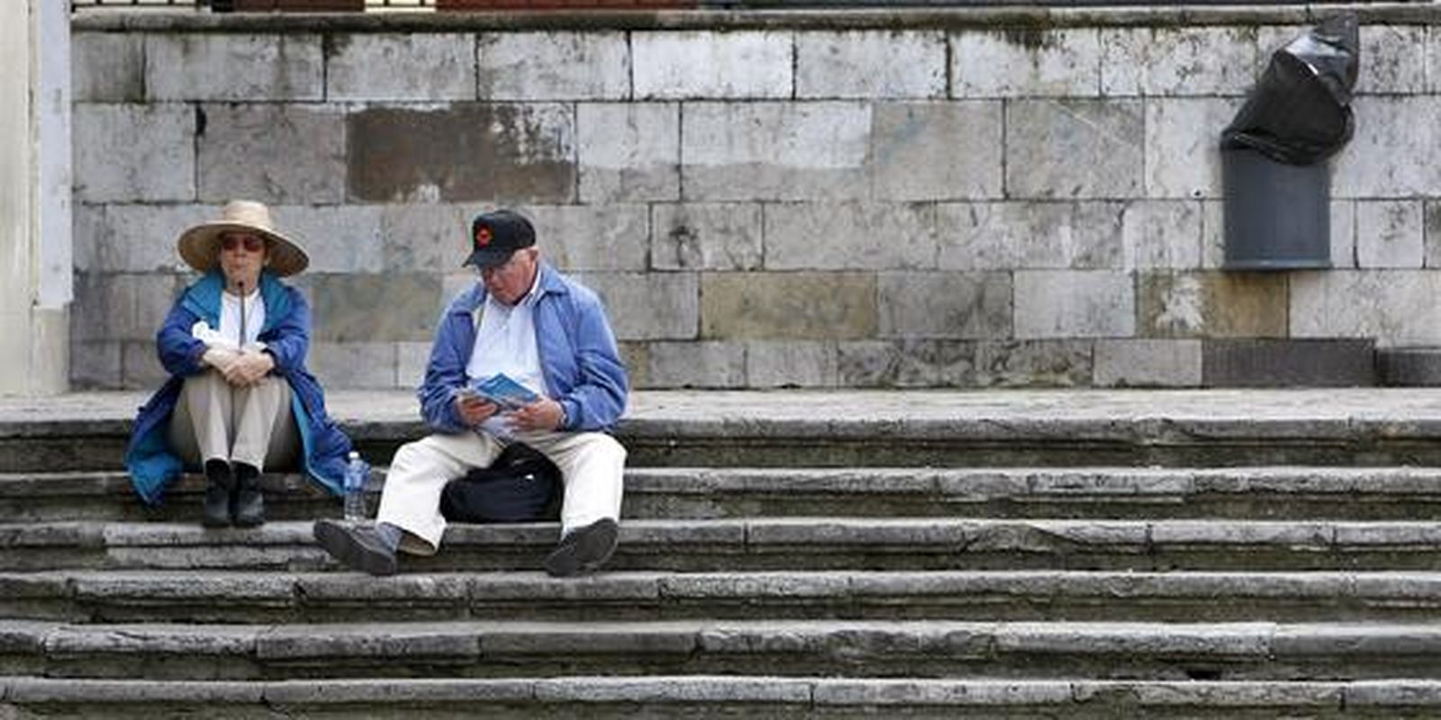 Unos 3.000 cruceristas visitan Cádiz con las escalas del ´Eurodam´ y ´Le Diamant´ en el mes por excelencia de los cruceros. 

Foto: Jose Braza