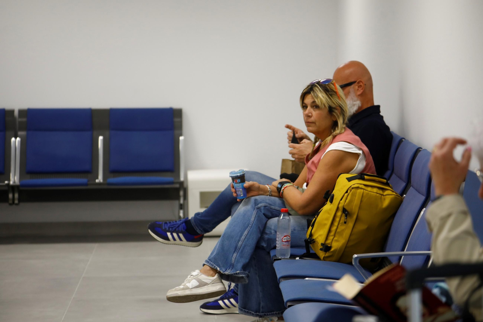 El aeropuerto de Córdoba recibe el primer vuelo de Binter desde Canarias, en imágenes