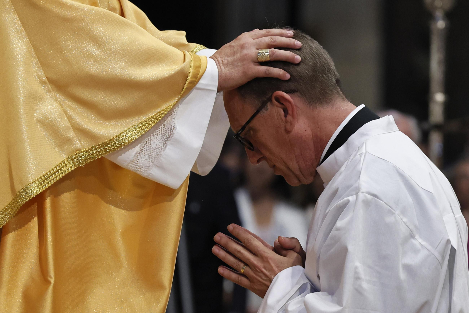 La ordenación de seis nuevos diáconos, entre ellos el Hermano Pablo, secretario del Cardenal Amigo