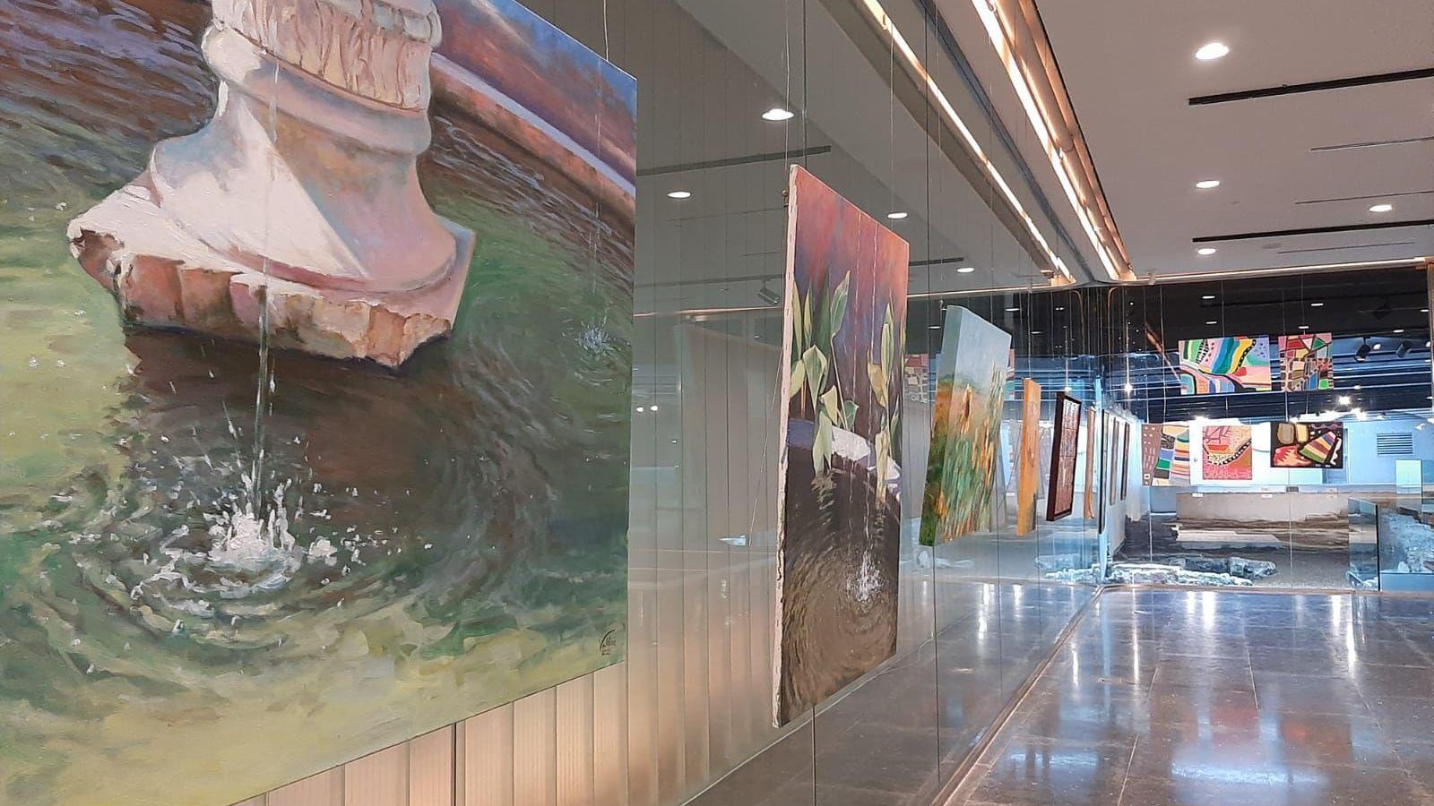 Obras de la exposición 'Paseo de Arte de Triana'.