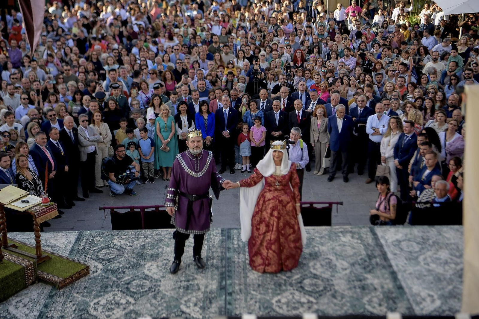 Fotos: Cristóbal Colón y los Reyes Católicos inauguran las Capitulaciones de Santa Fe
