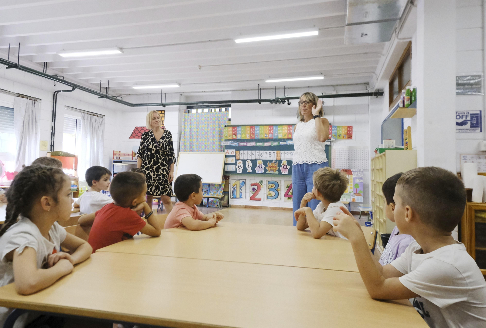 Las imágenes de la vuelta al cole en Córdoba: reencuentros, nervios y mucha ilusión