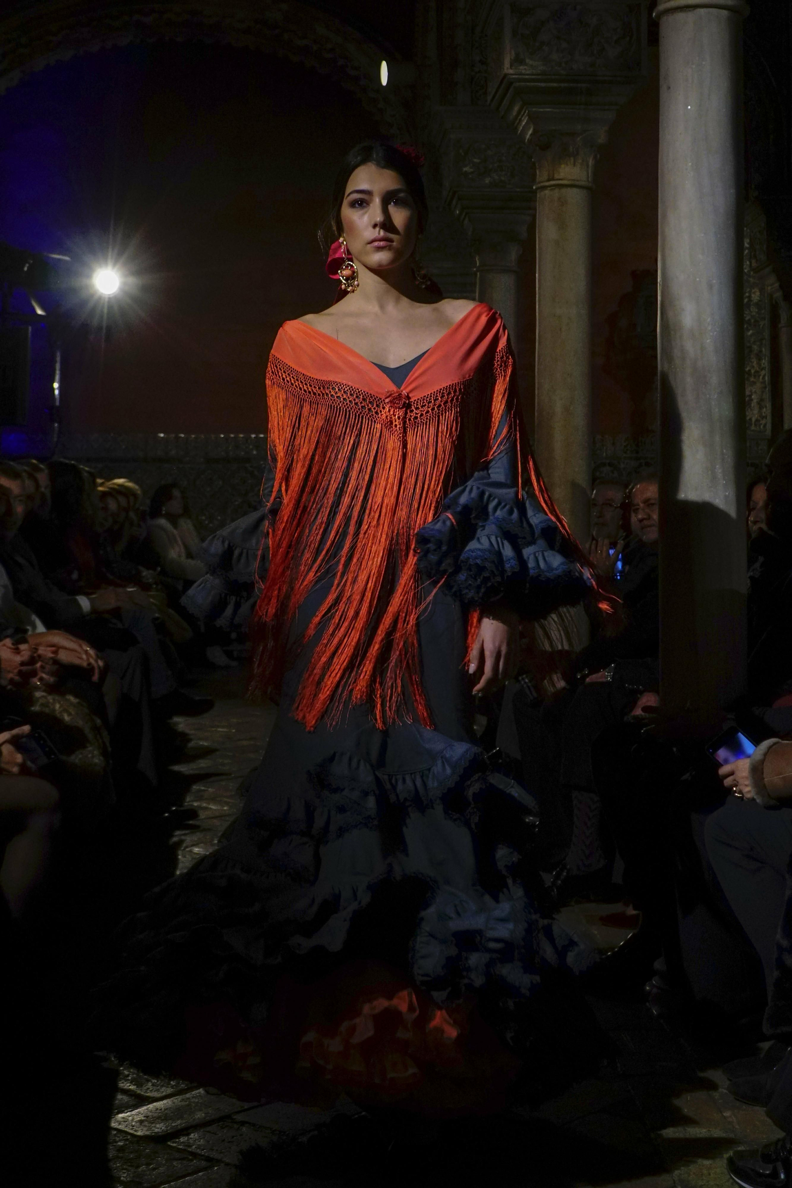 Se abre la temporada de moda flamenca 2020: todas las fotos del desfile de Lina 1960