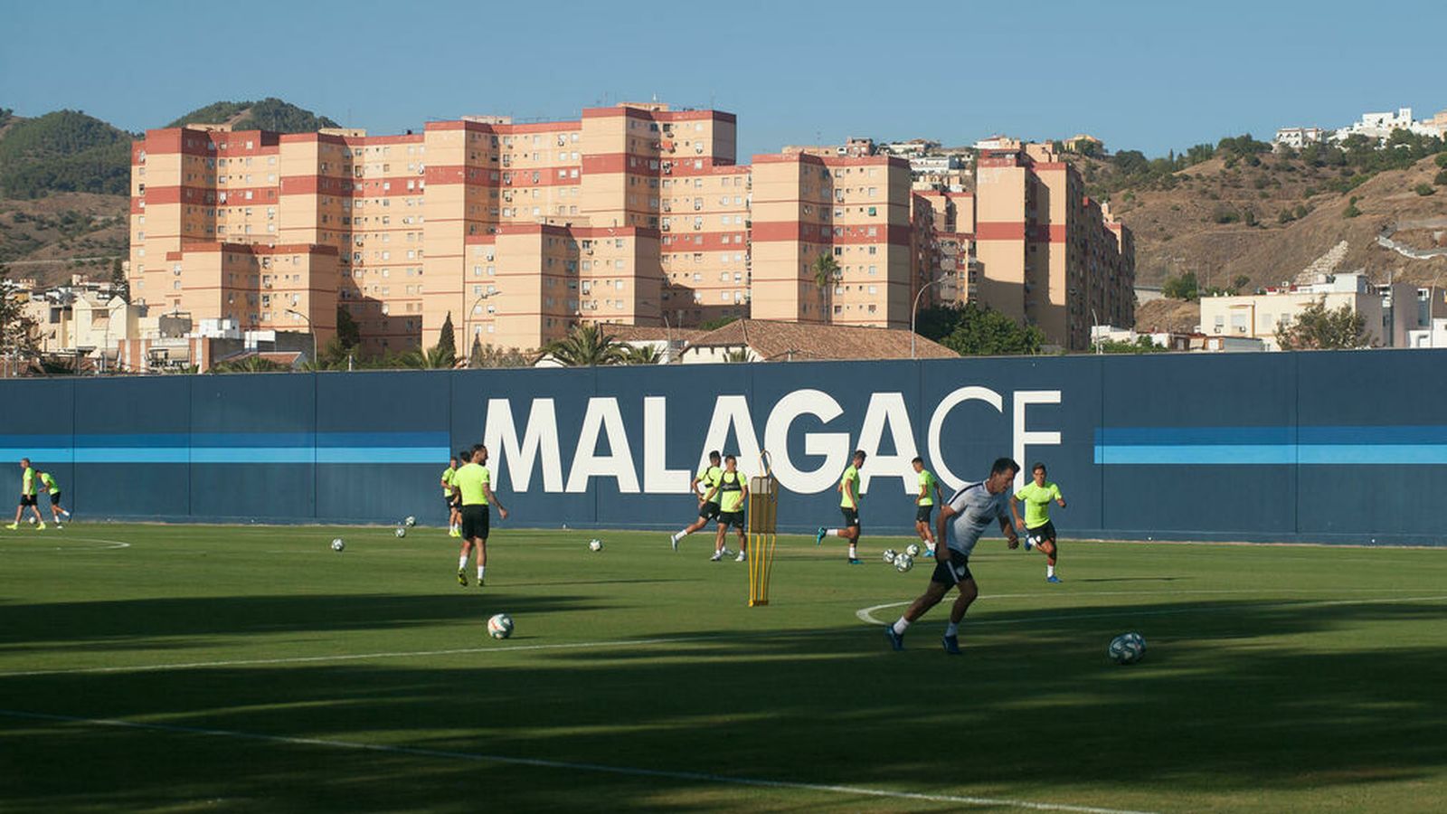 El Málaga, entrenándose en el Anexo