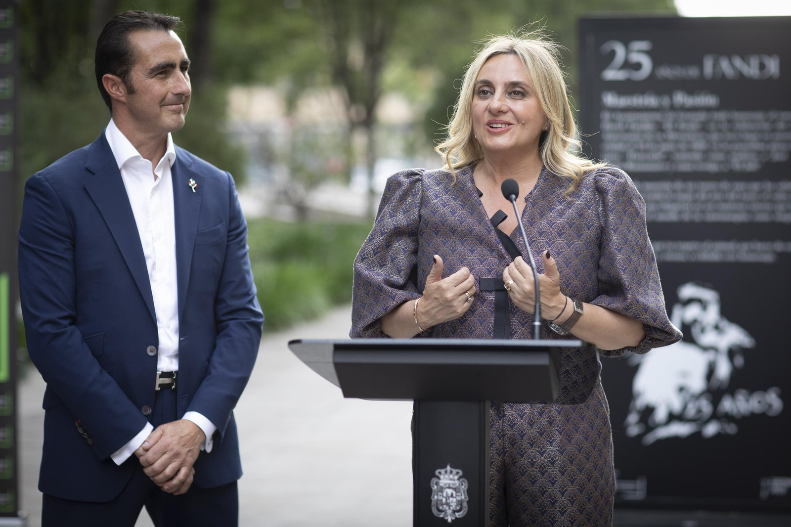 Las imágenes de la nueva exposición al aire libre que rinde homenaje a “El Fandi” en Granada