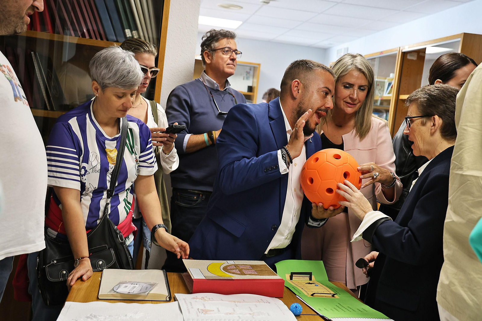 Inauguración de la Semana del Grupo Social ONCE y exposición de material educativo, braille y tiflotécnico