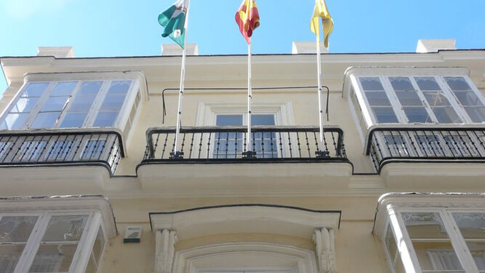 Fachada del Colegio Médico de Cádiz.