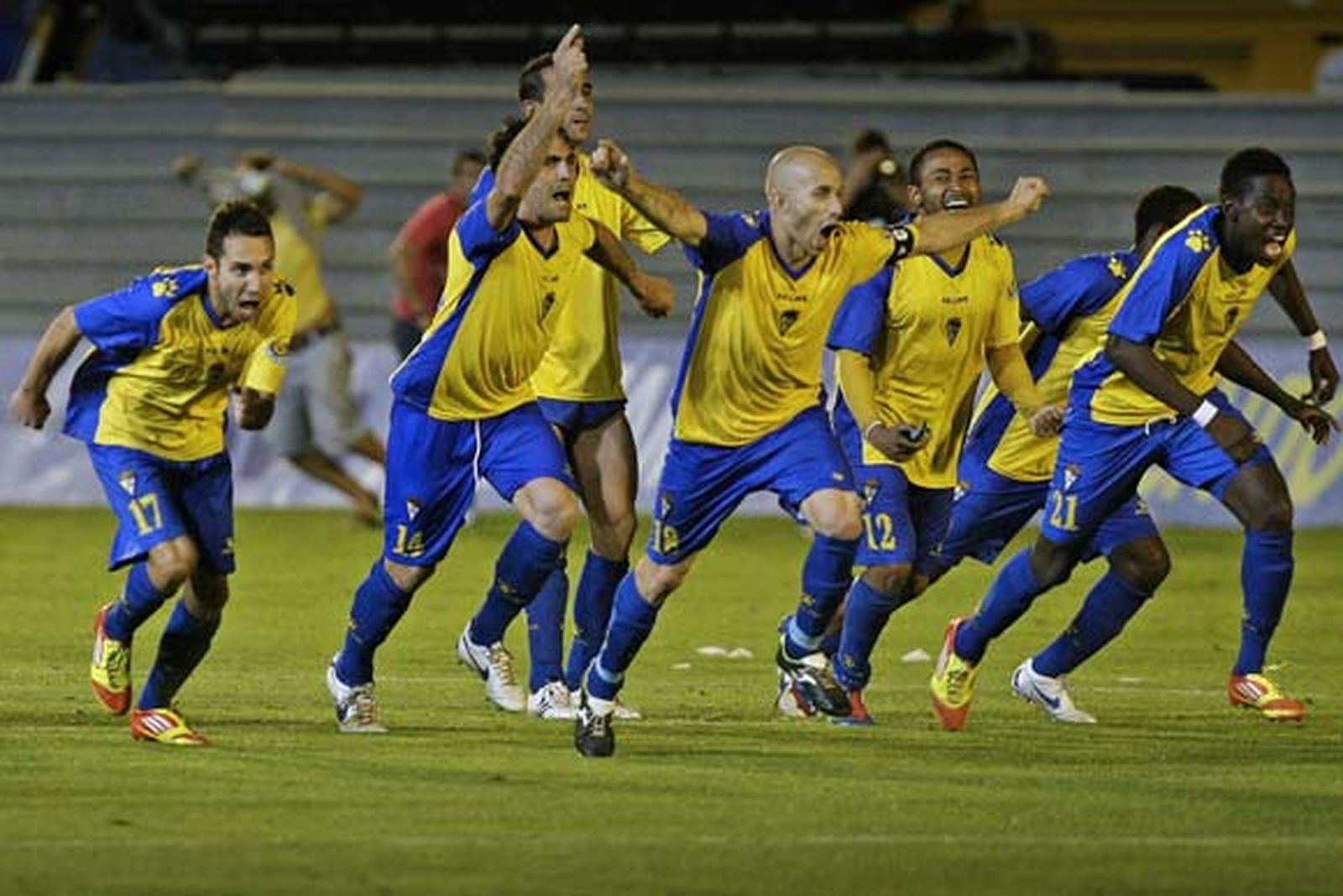 La suerte de los penaltis sonríe al Cádiz