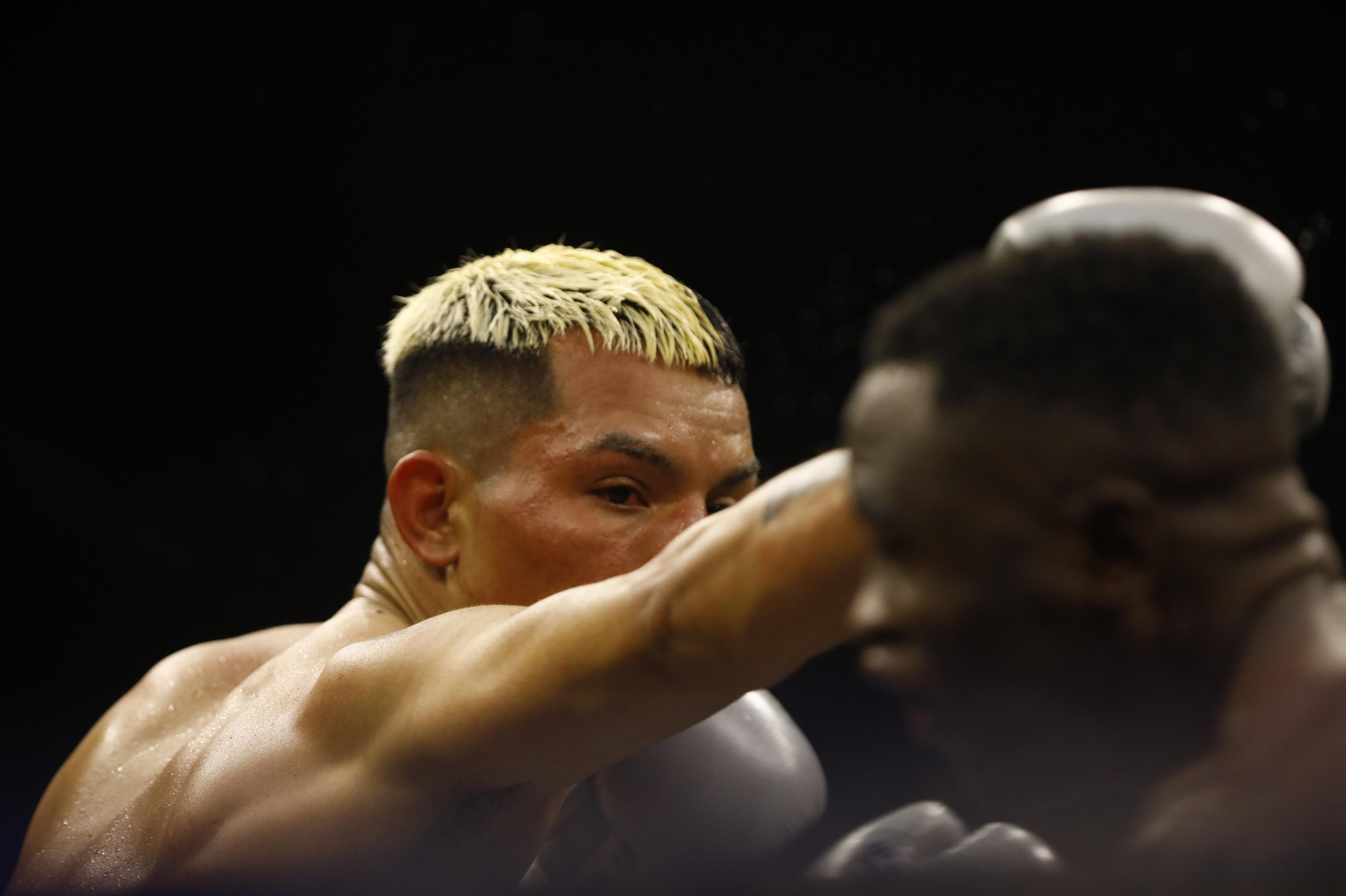 Las imágenes del combate entre José Luis Navarro Jr y Ronny Landaeta en Córdoba