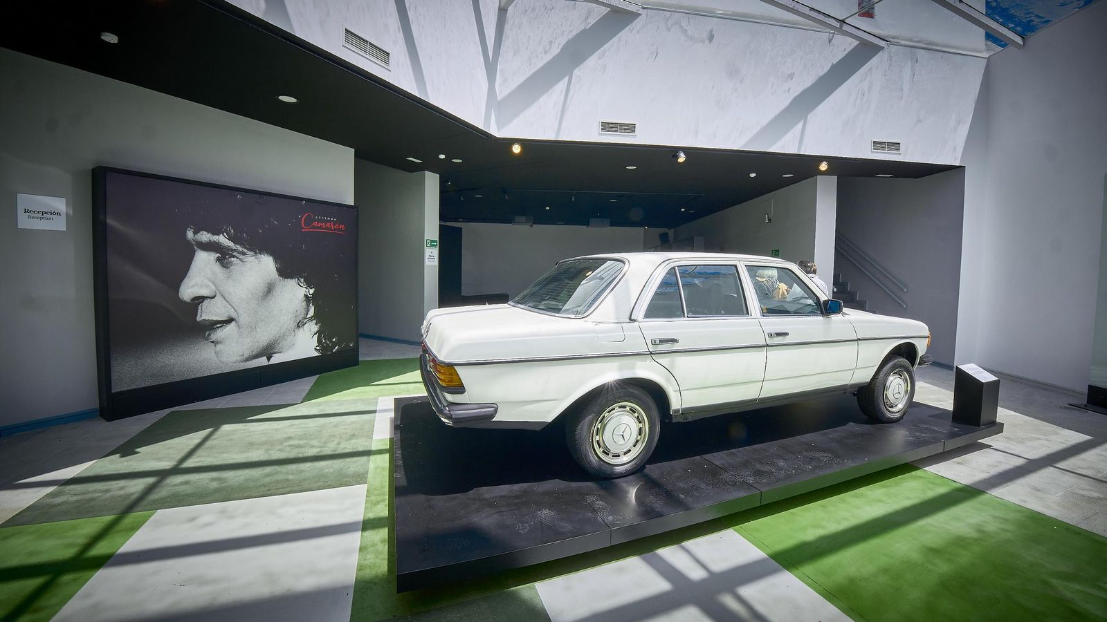 El Mercedes 300D restaurado es una de las piezas más llamativas de la colección del Museo de Camarón