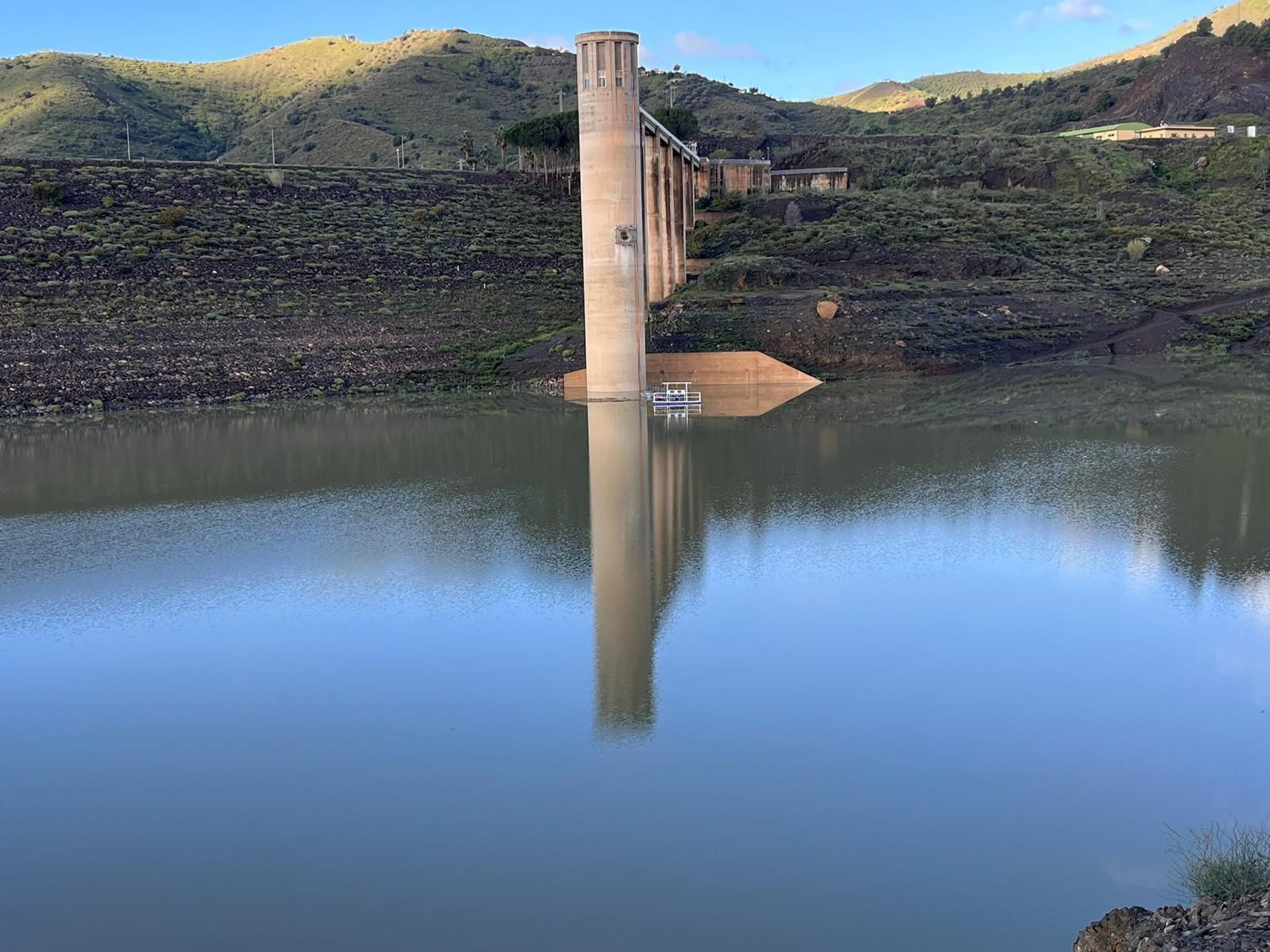 Así se ve el pantano de La Viñuela tras las últimas lluvias Así se ve el pantano de La Viñuela tras las últimas lluvias