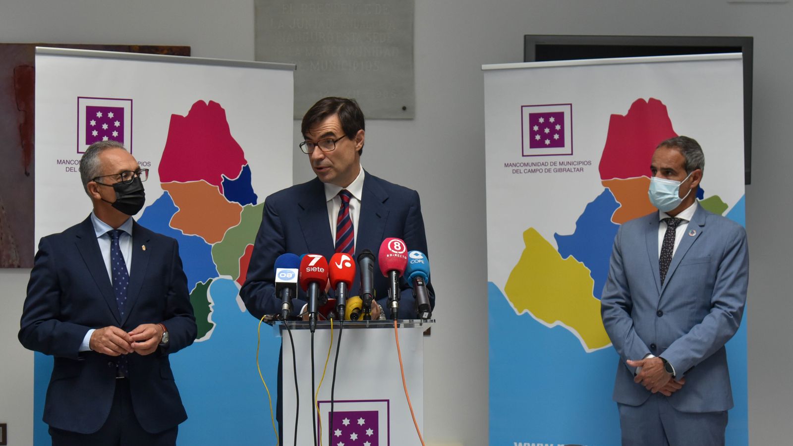 Fotos de la reunión del secretario de estado para la UE y los alcaldes del Campo de Gibraltar