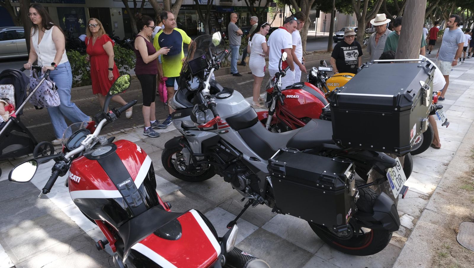 Exposición de motos antiguas y Ducatis en la Feria de Almería 2025, en imágenes
