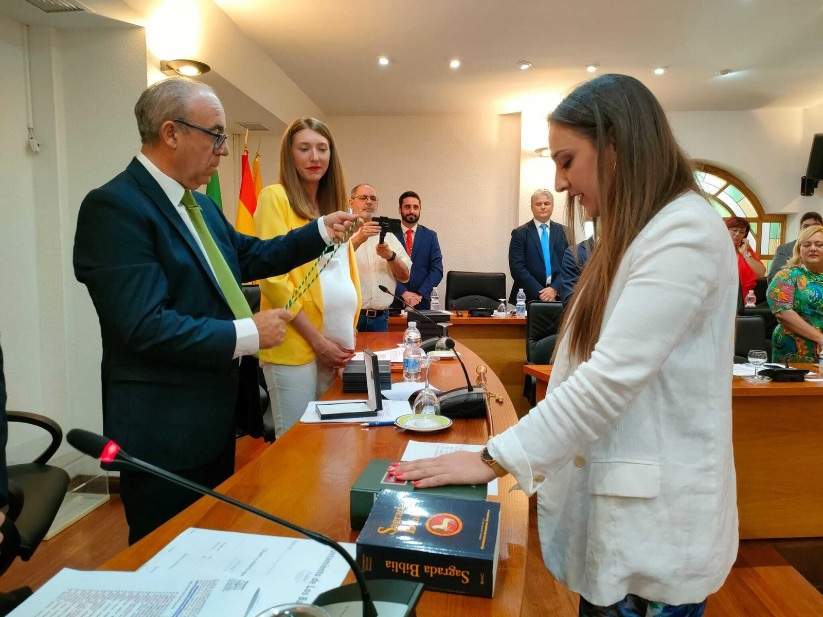 La investidura de Miguel Alconchel como alcalde de Los Barrios, en imágenes