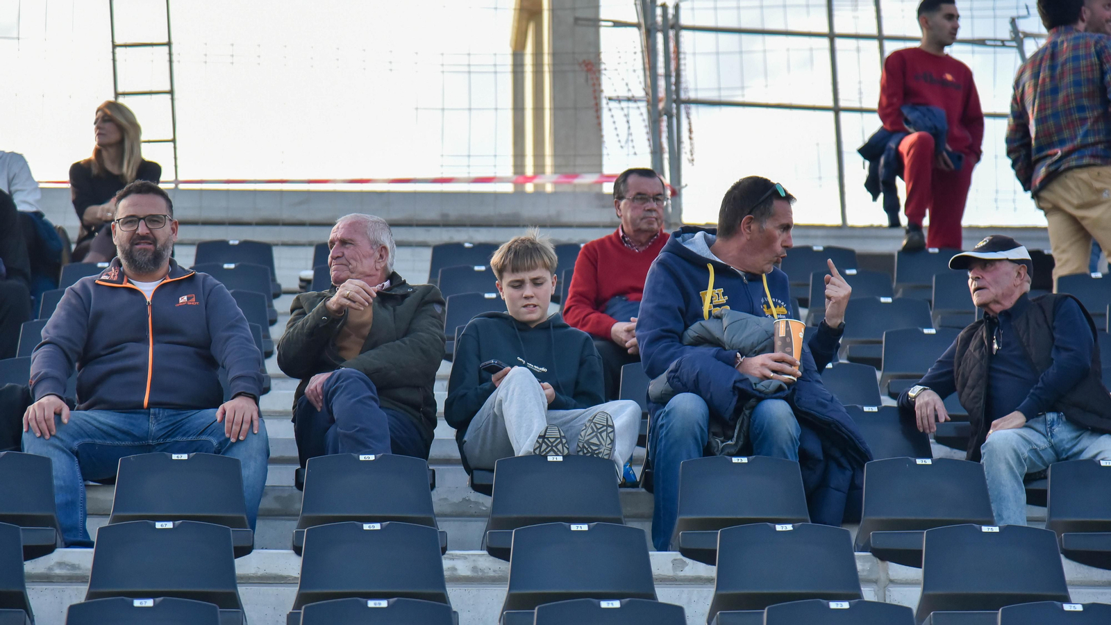 Búscate durante el Balona - UCAM Murcia en el Ciudad de La Línea
