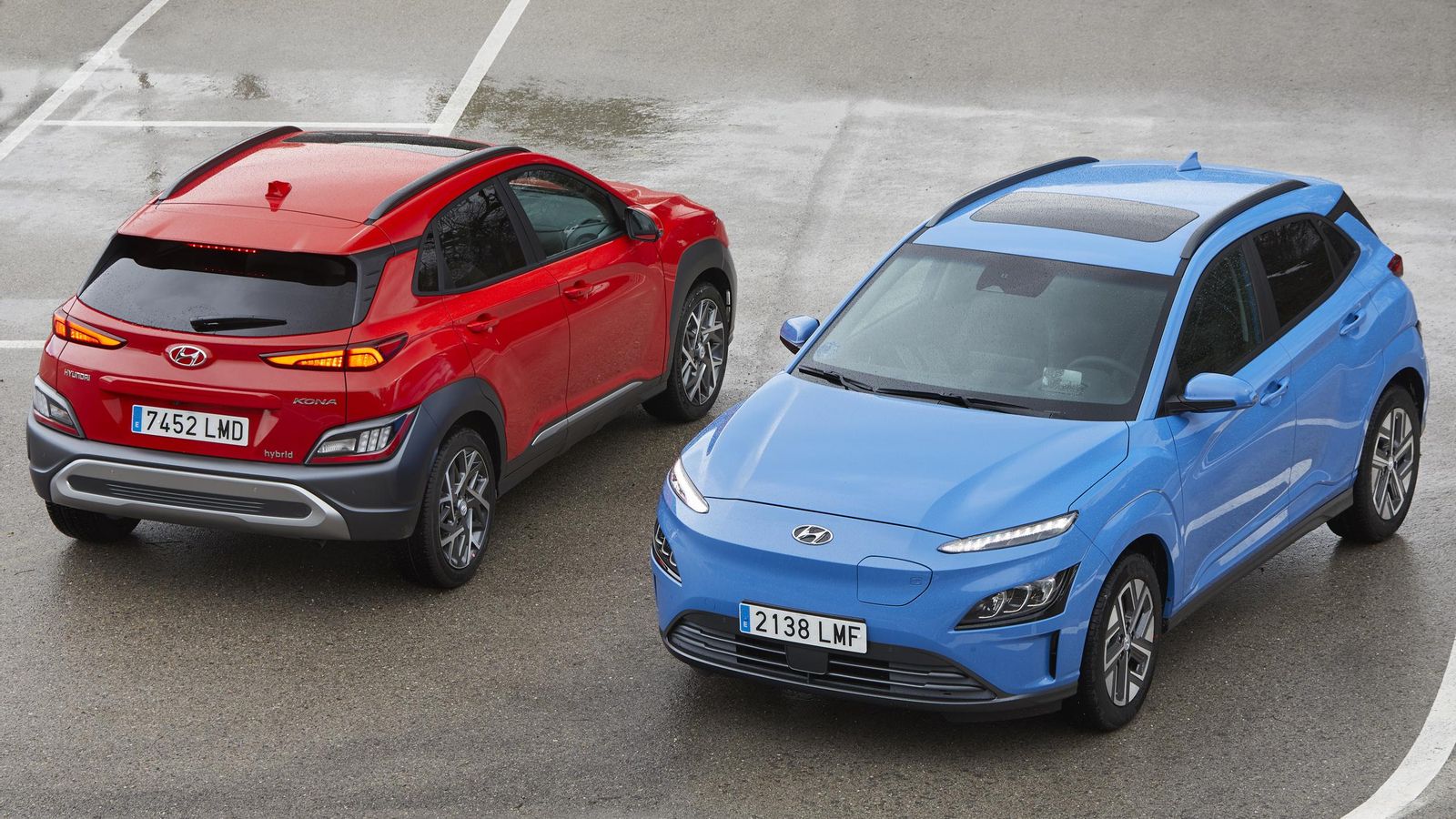 Según incorporen LED o no en los pilotos, se modifican los grupos ópticos de la zona inferior posterior.