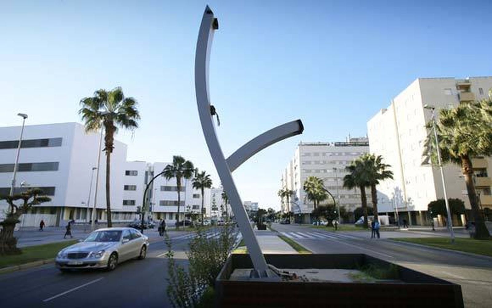 El soporte de una de las pantallas Led que el equipo de Gobierno desmontó cuando llegó a San Juan de Dios./Fito Carreto