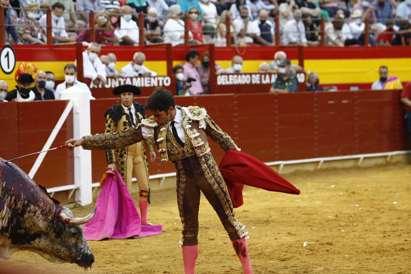 Fotogalería corrida de toros. Cayetano Rivera, Paco Ureña y Roca Rey. Roquetas de Mar.