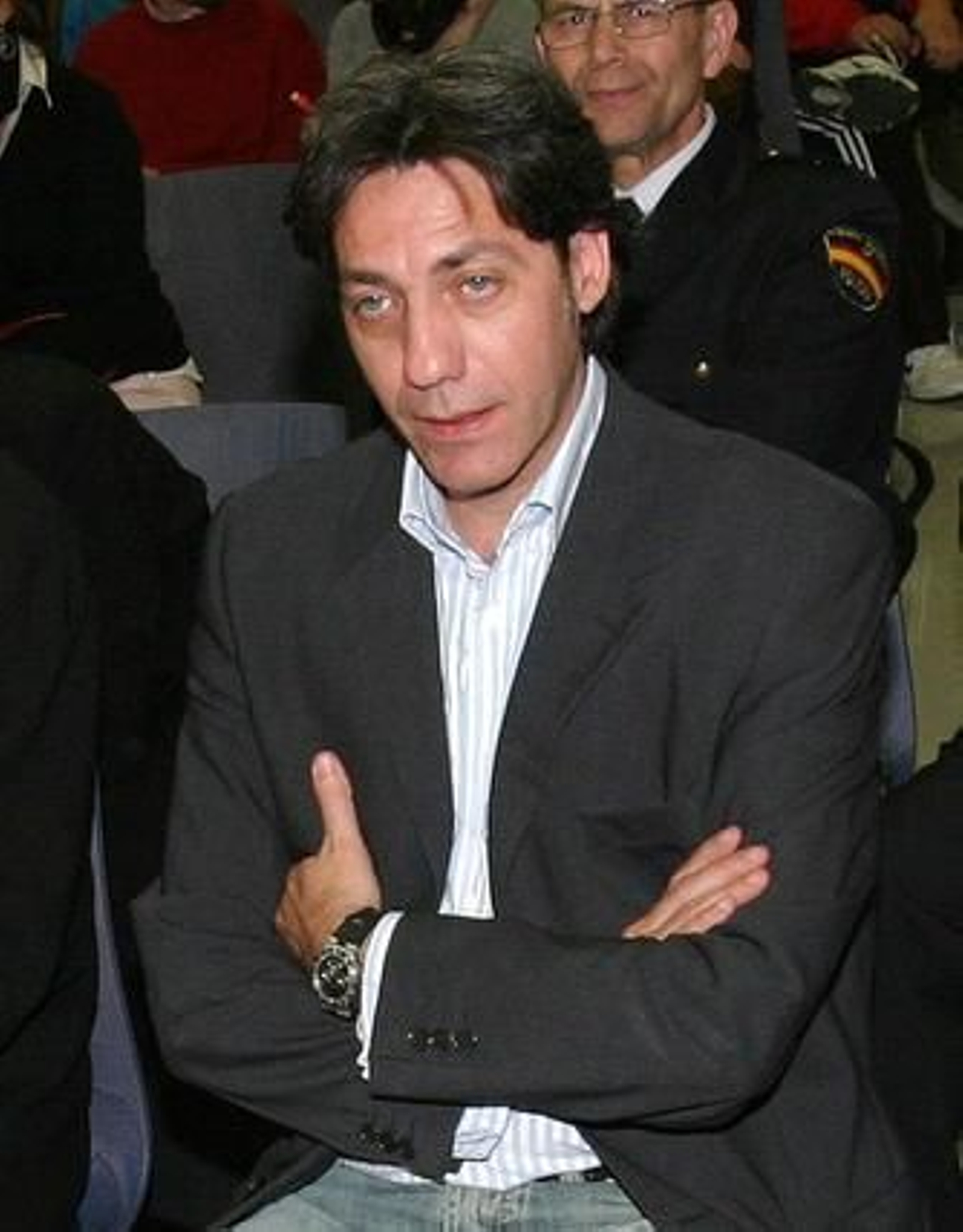 2008: Lendínez, otro edil prófugo

También estuvo durante casi cinco años fugado en paradero desconocido el ex concejal Javier Lendínez -condenado a cuatro años de cárcel finalmente-, que hizo su carrera a la sombra de Muñoz, y el empresario José Manuel Carlos Llorca.