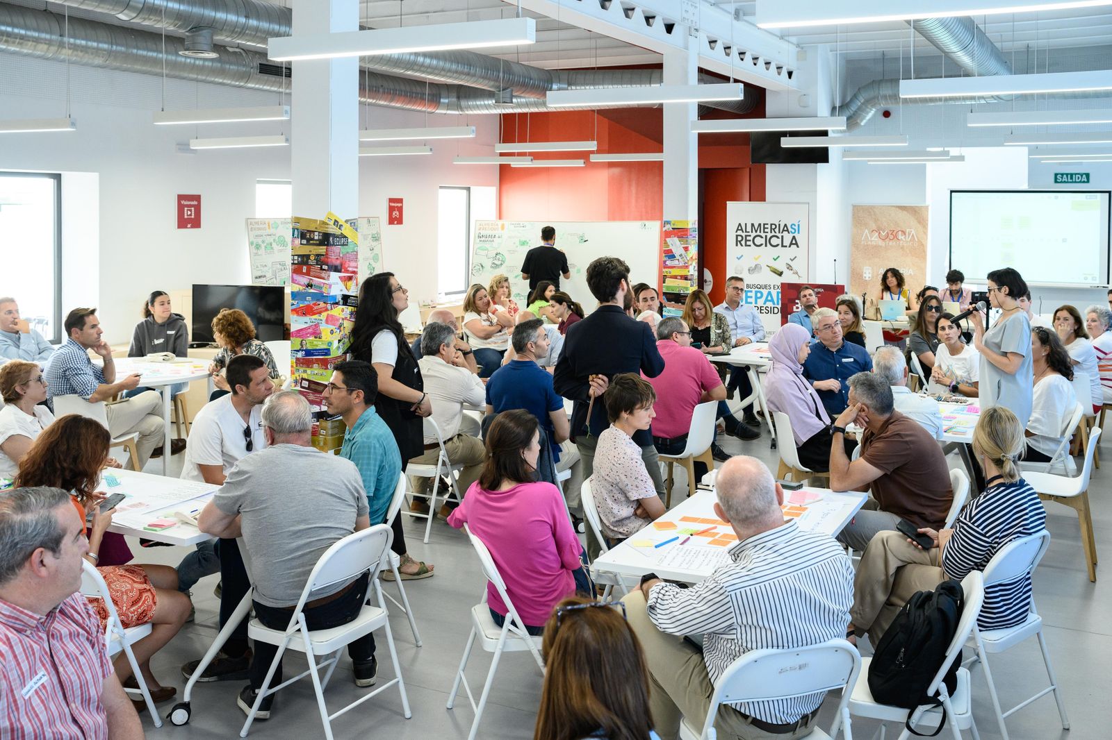 El laboratorio 'Residuo Cero' a representantes de diferentes sectores sociales