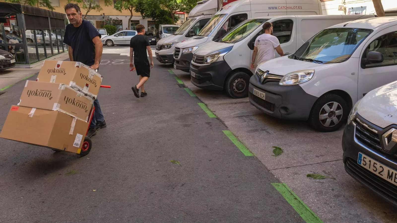 Zona verde de estacionamiento regulado en el barrio de La Laguna de Cádiz