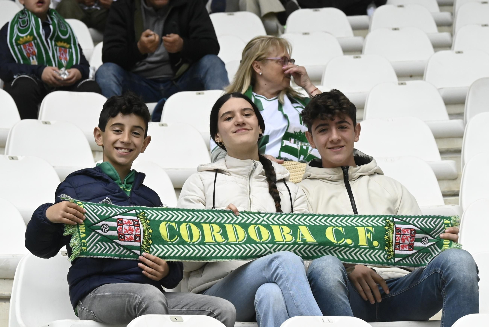 El imponente ambiente de El Arcángel para el Córdoba CF - Granada