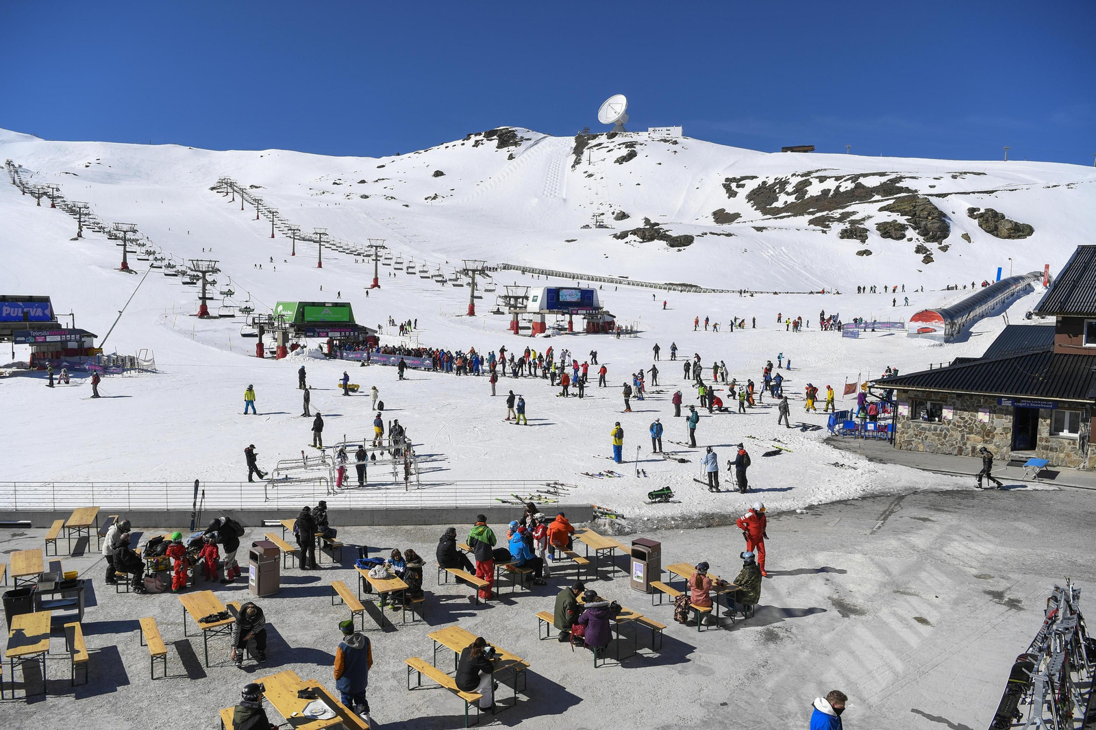 Fotos del último día de esquí en Sierra Nevada