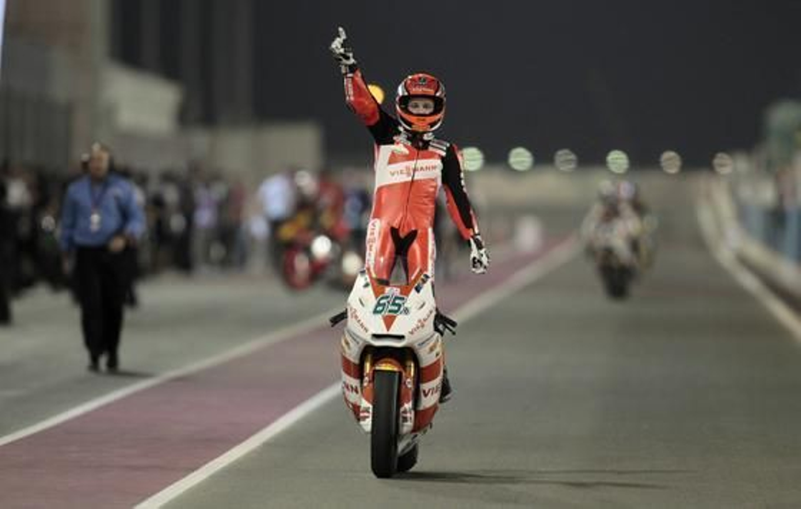 Stefan Bradl (Kalex), campeón en Qatar en Moto2.

Foto: Reuters