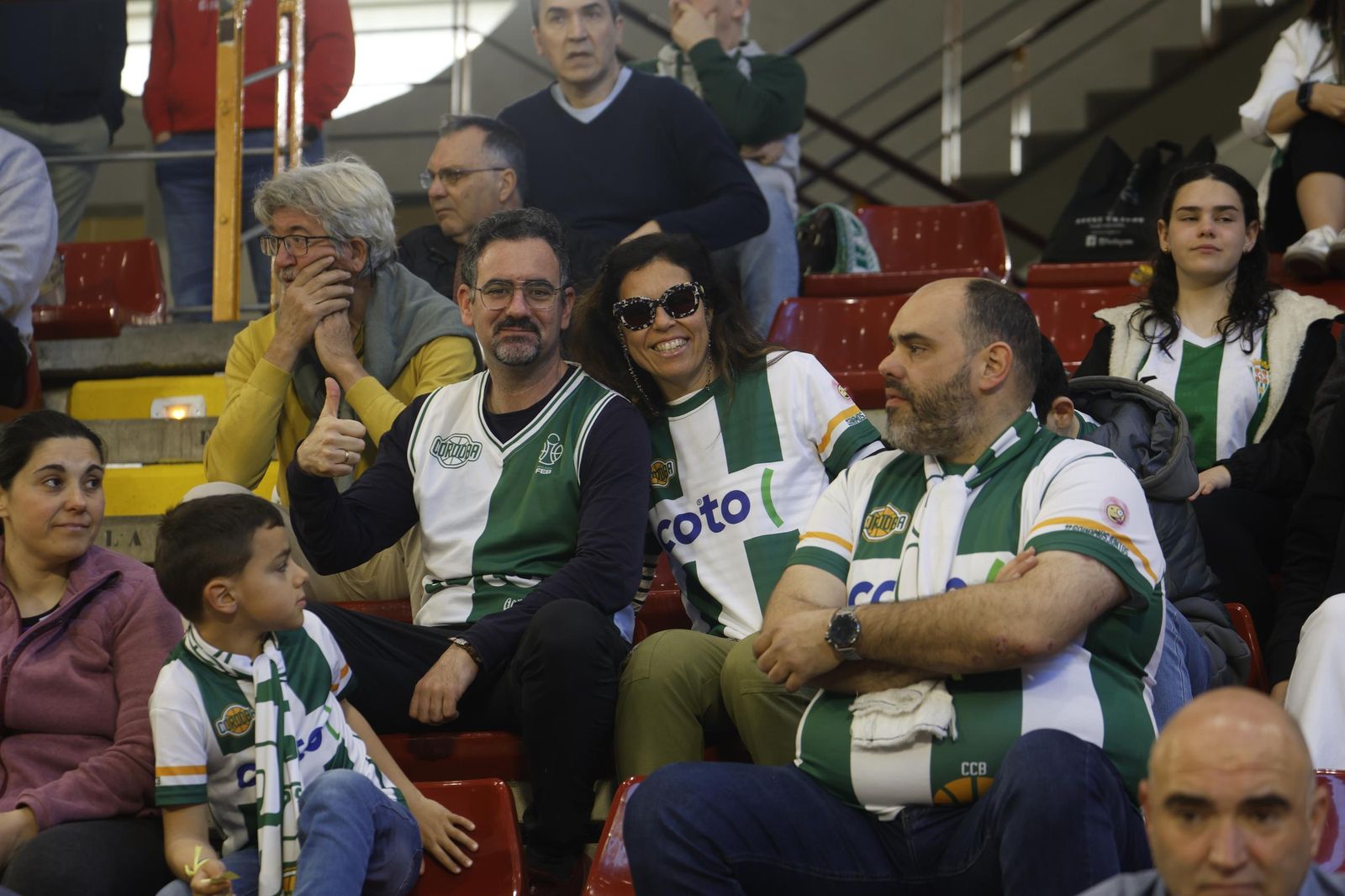 Las mejores fotos del ambiente en Vista Alegre para el Coto Córdoba - Albacete