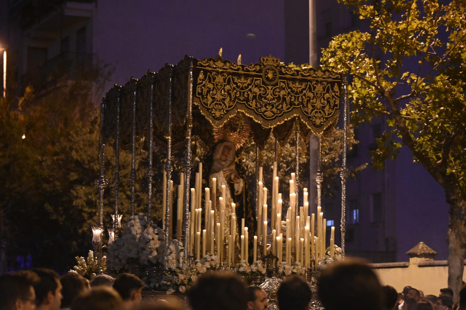 Las mejores fotos de la procesión extraordinaria de la Virgen de la Soledad de Córdoba