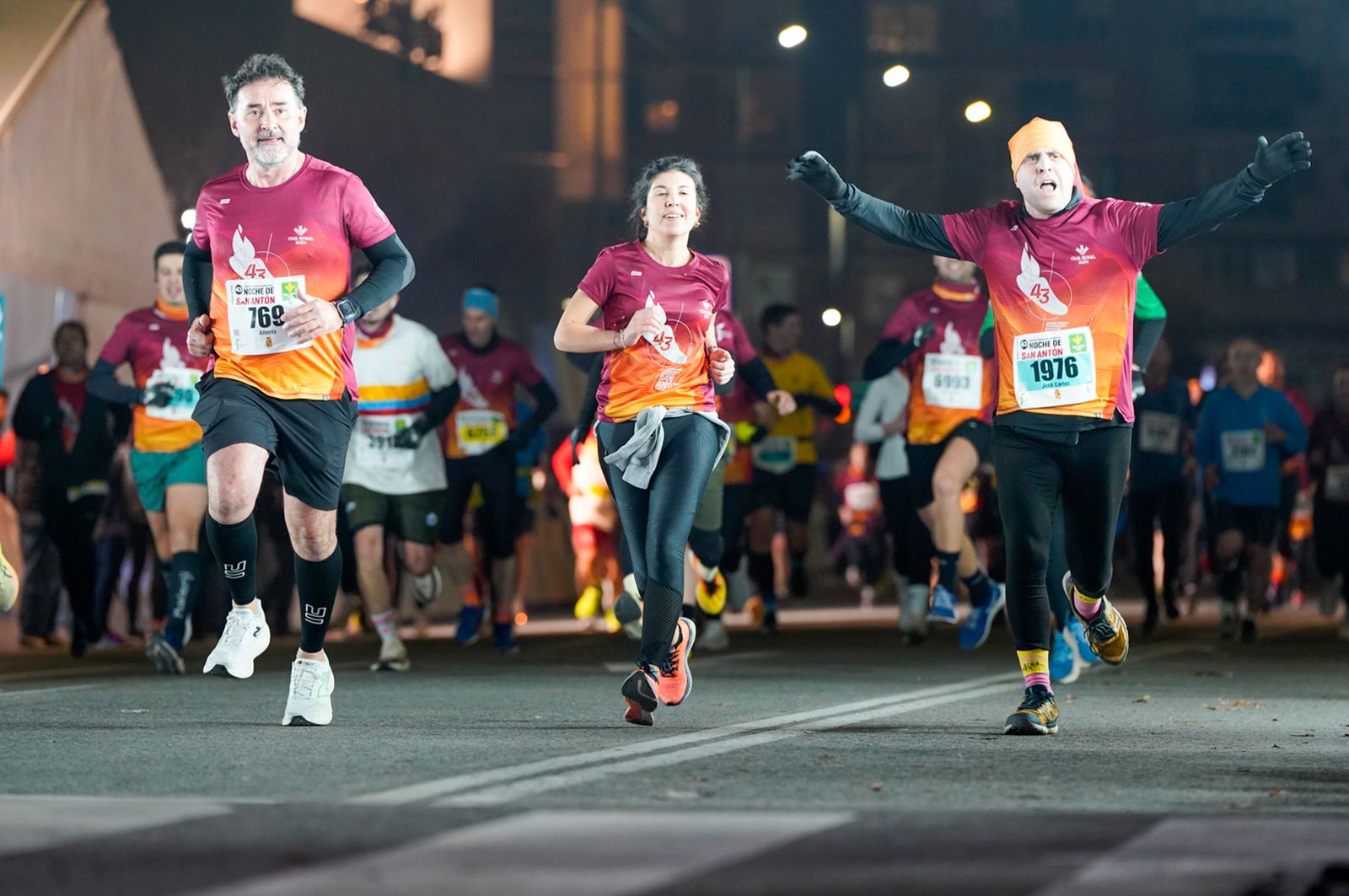 En imágenes: búscate en tu llegada a meta de la Carrera de San Antón 2026 (15)