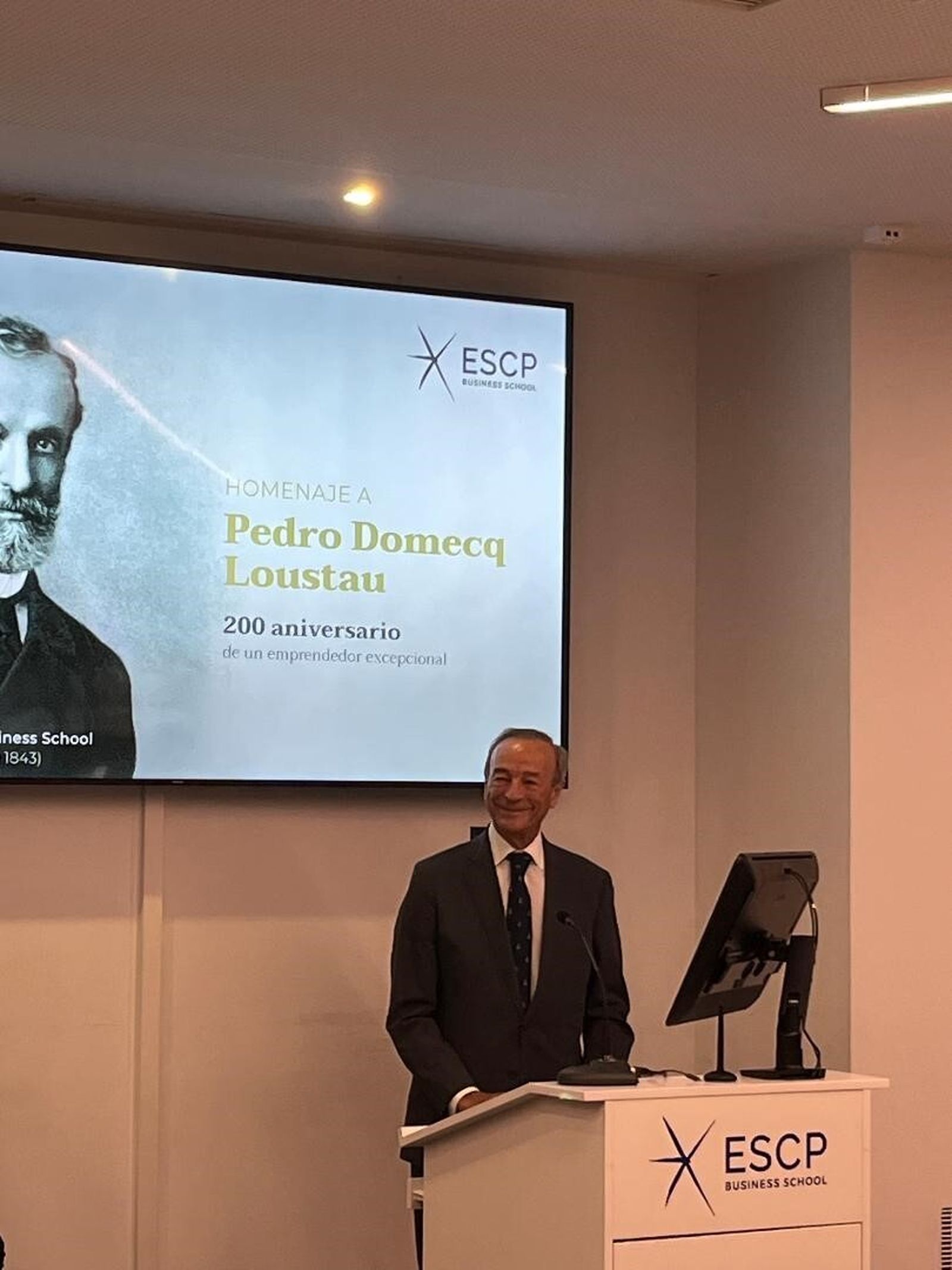 Miguel Domecq Solís, durante su intervención en el homenaje, en la  ESCP Business School.