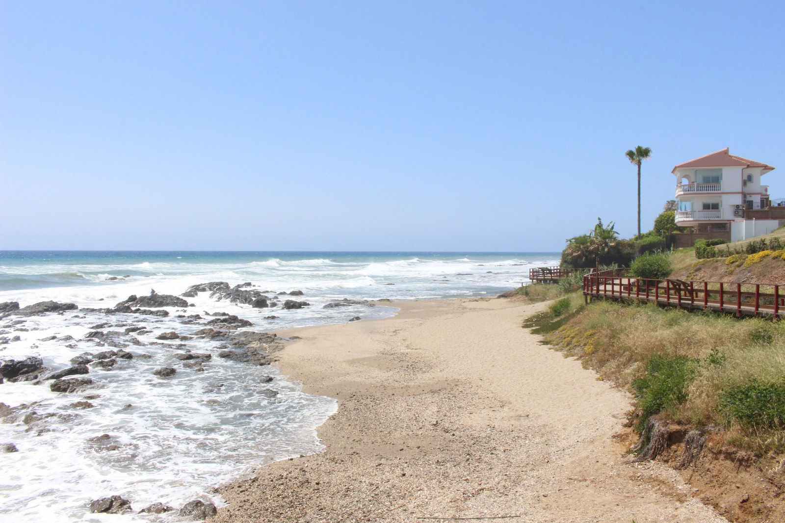 La playa El Bombo, en Mijas, en el camino hacia la fase 2 de la desescalada