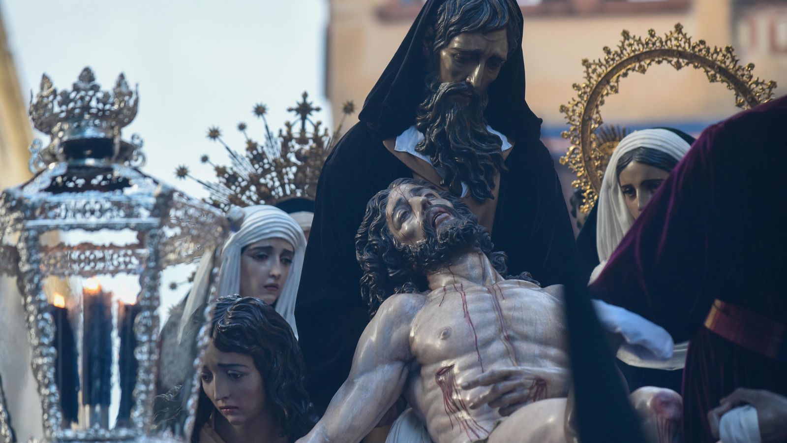 Una imagen de la hermandad de Santa Marta en la Semana Santa de Sevilla 2024.