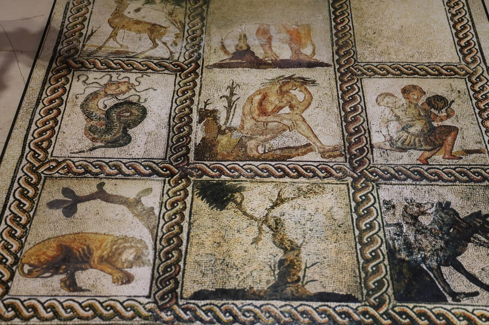 Málaga restaura el Museo Loringiano del jardín La Concepción, en imágenes