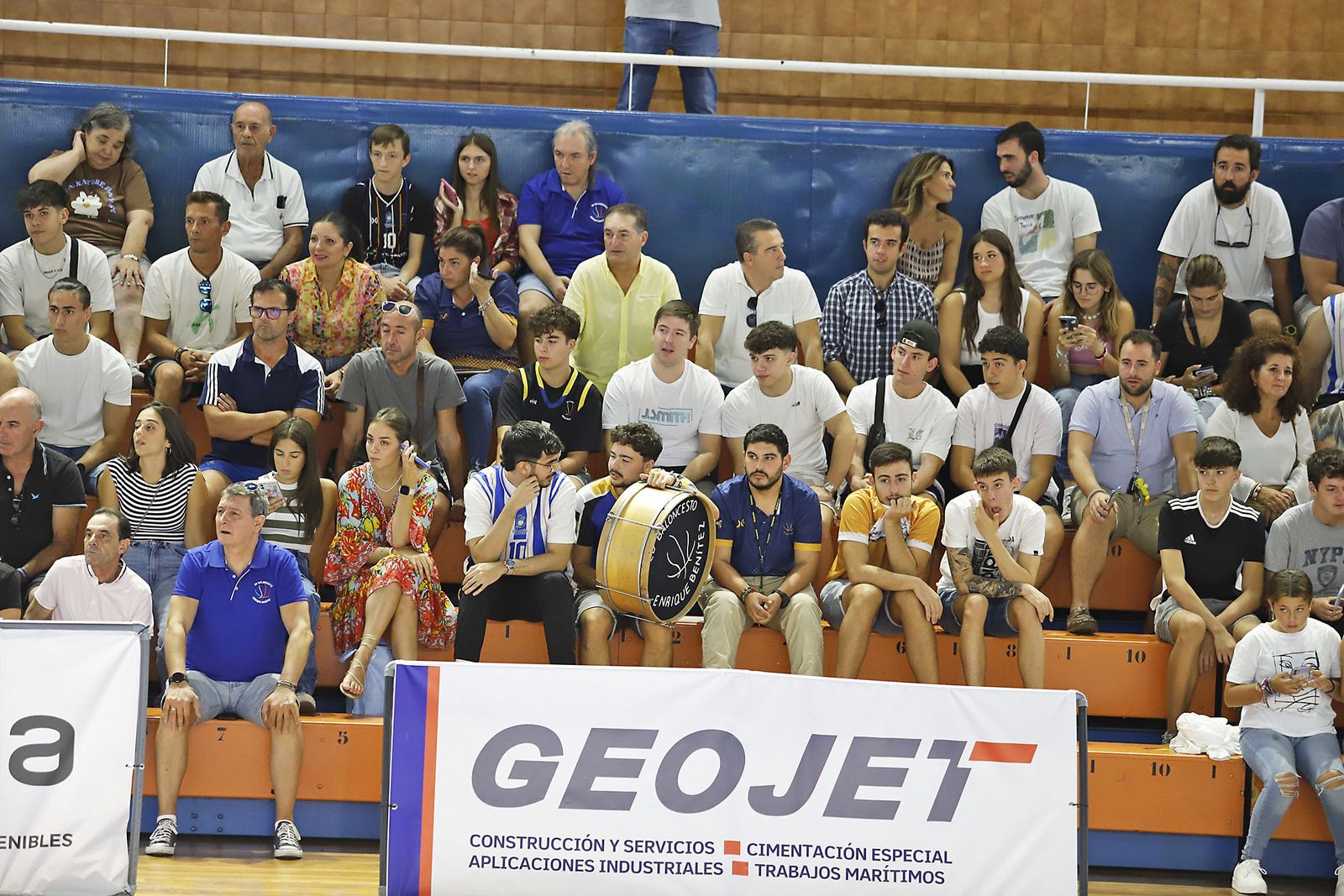 Imágenes del partido de baloncesto entre el Huelva Comercio Viridis y el Juventud Alcalá