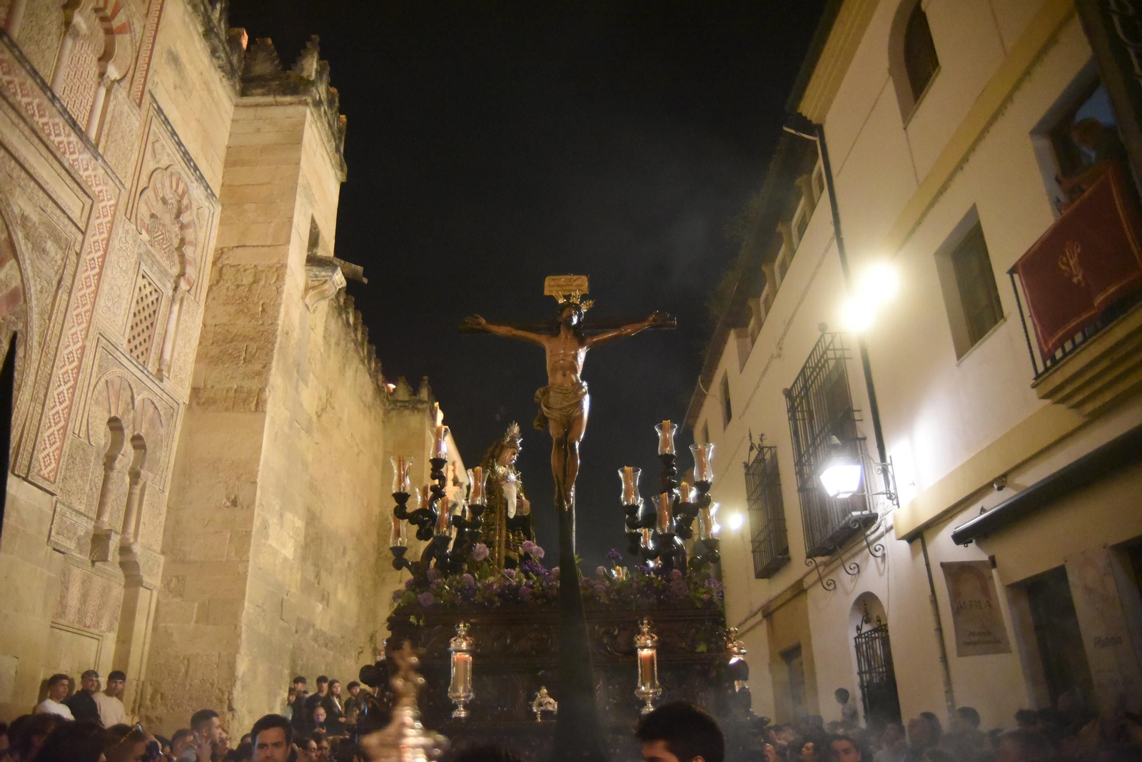 La procesión de la Expiración en este Viernes Santo de Córdoba, en imágenes