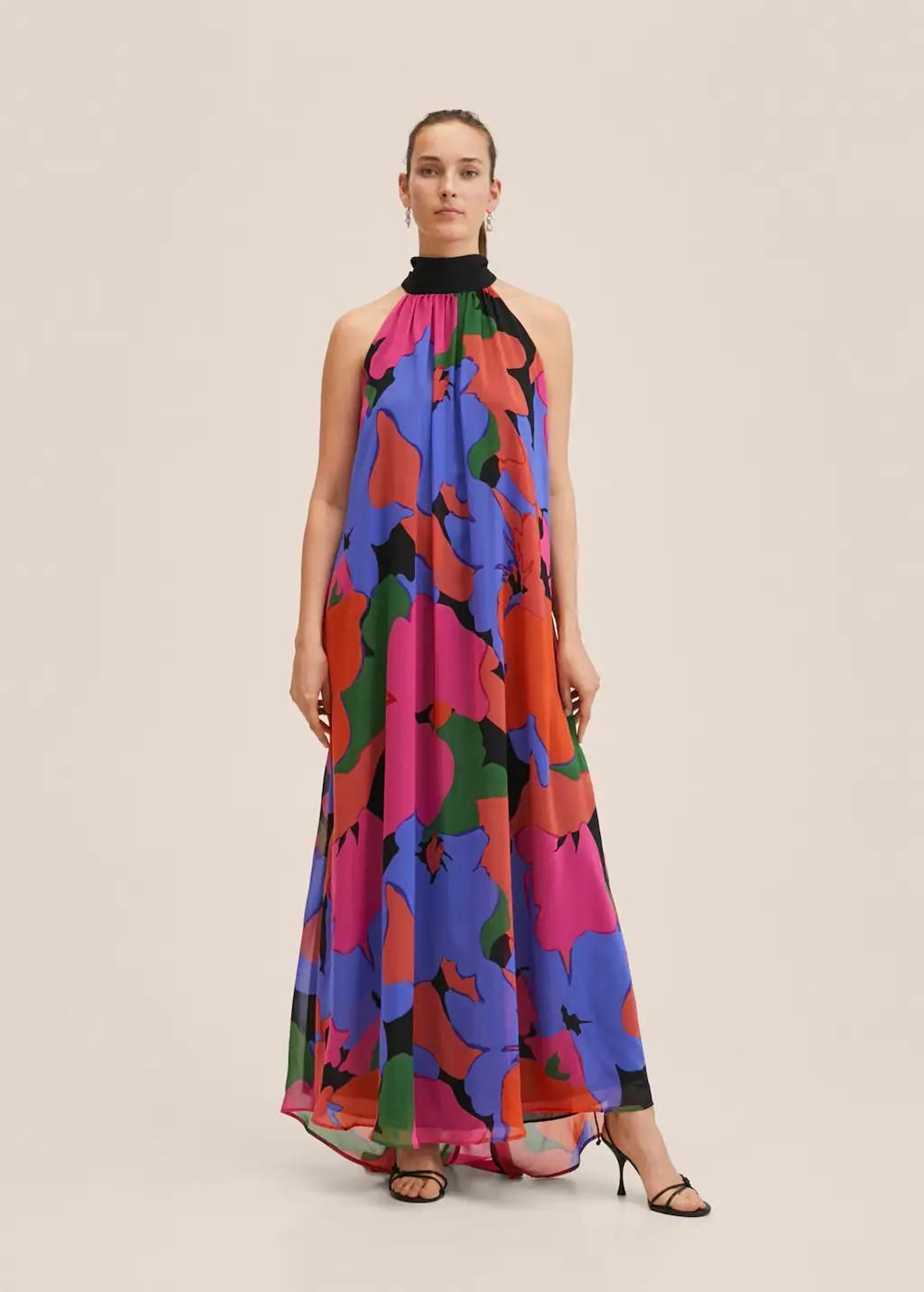 Vestido de flores de Mango Outlet.