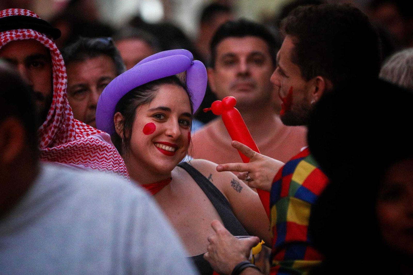 La noche del viernes de Carnaval en Cádiz, en imágenes
